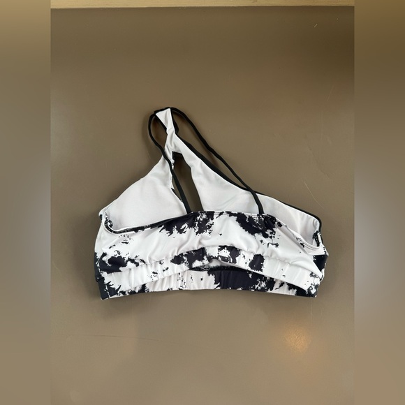 Black and White One-Shoulder Sports Bra - Picture 7 of 7